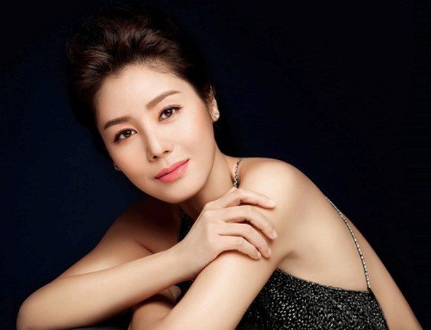 Hoa hậu Hàn có con gái người Việt: Học lực đáng ngưỡng mộ, đóng phim hay lại thêm nhân cách vàng - Ảnh 2.