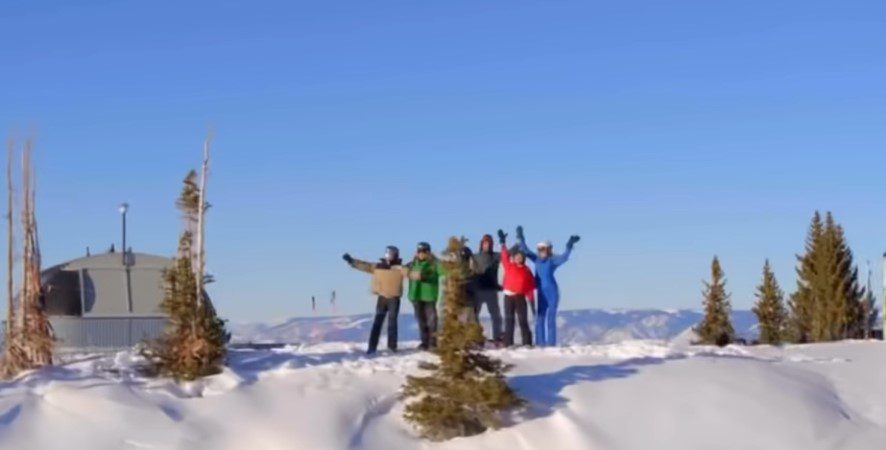 Những bà nội trợ thực thụ đi trượt tuyết ở Aspen